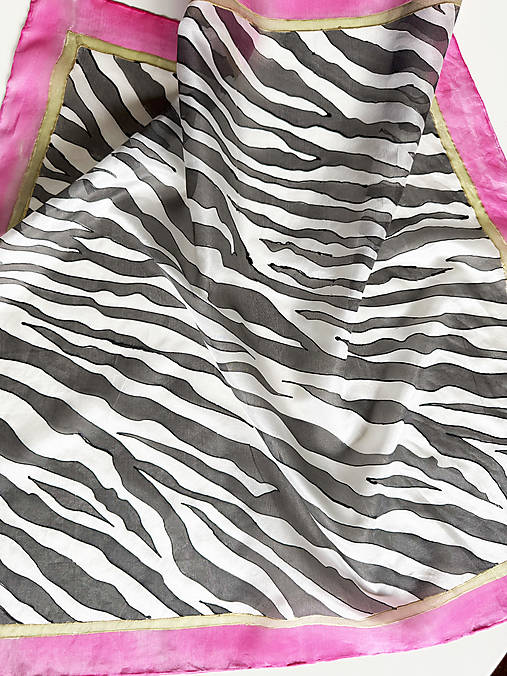 Maľovaná hodvábna šatka Zebra