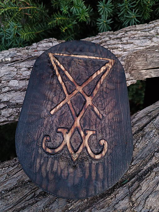 Dekorácie - LUCIFER - vyrezávaná pečať - LUCIFER hand-carved wooden sigil - 17387562_
