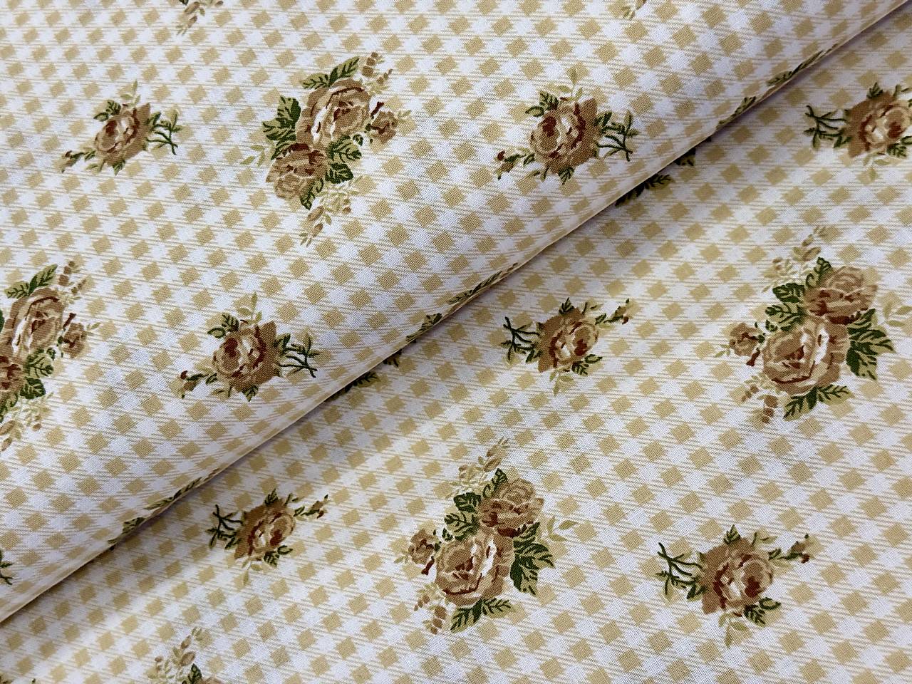 100% BAVLNA /  HNEDÉ RUŽIČKY