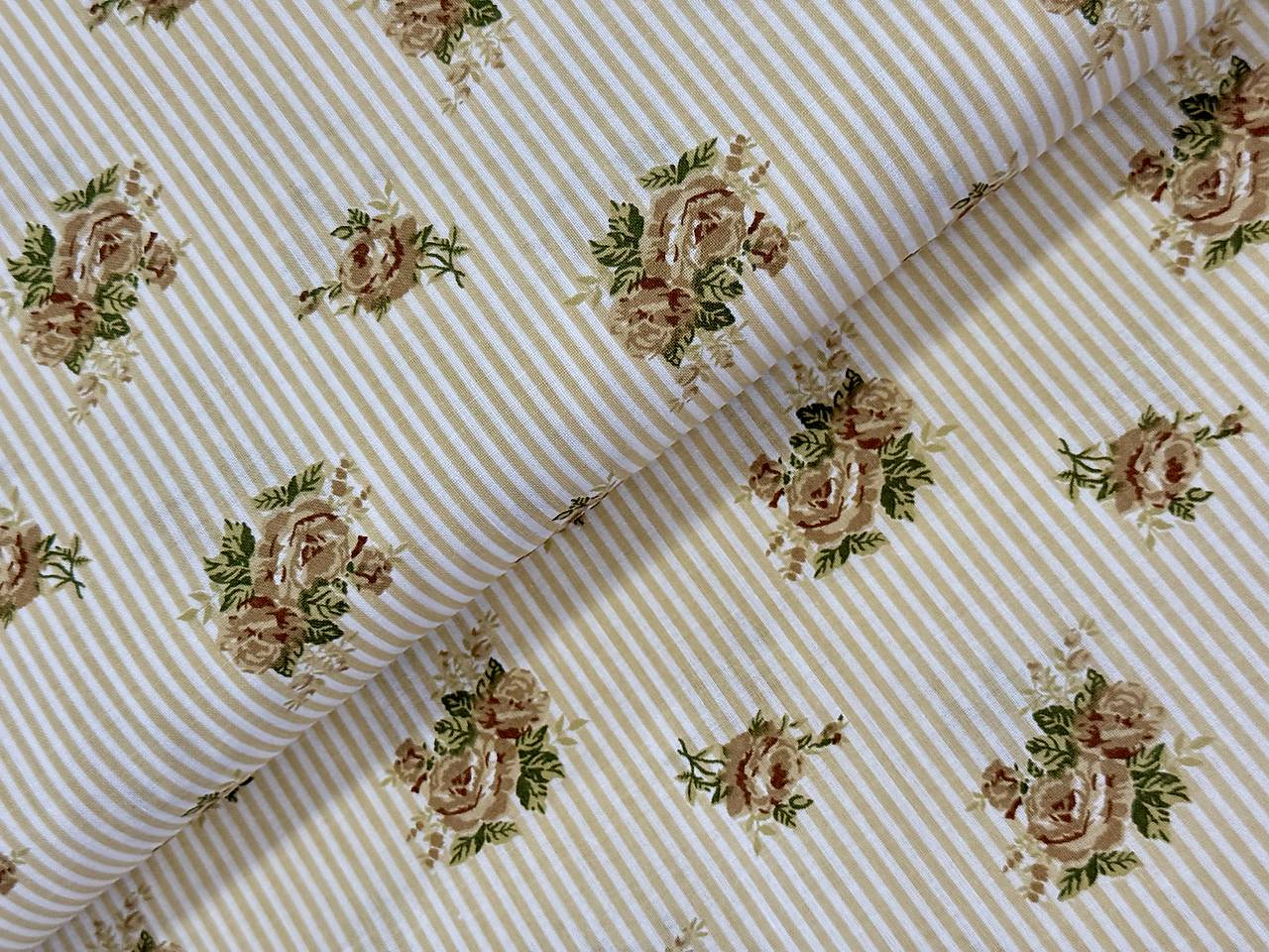 100% BAVLNA / HNEDÉ RUŽIČKY