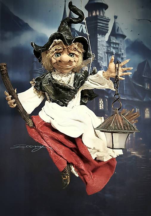 Dekorácie - BOSORKA s čiernou mačičkou - 17393983_