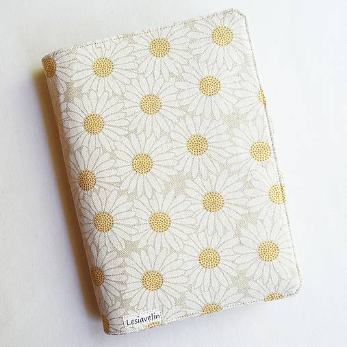 Papiernictvo - Obal na knihu nastaviteľný - Biele kvety (režný) - 17397024_