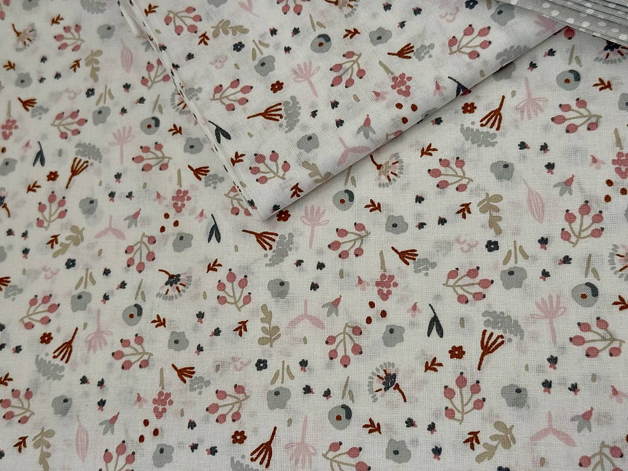 100% BAVLNA /PUDROVE KVETNKY