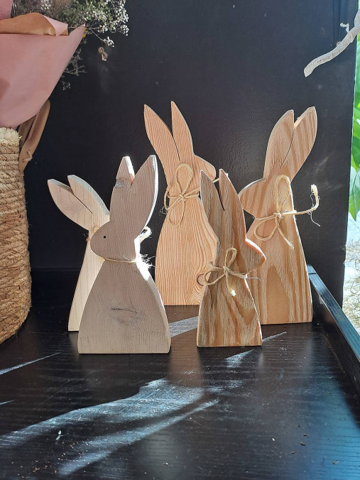 Dekorácie - Drevený zajac - menší - 17397555_