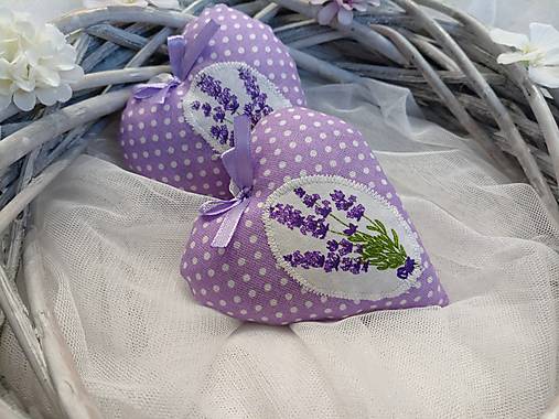 Darčeky pre svadobčanov - Levanduľové srdiečká  - 17399453_