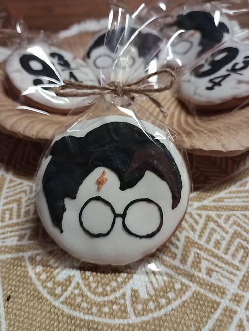 Dekorácie - medovníky na oslavu pre deti /Harry Potter - 17400912_