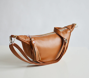 Kabelky - Bestie Bag kožená kabelka (koňakovo hnedá) - 17404954_