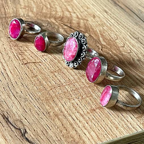 Vintage Ruby Silver Plated Ring / Postriebrený elegantný prsteň s rubínom E049