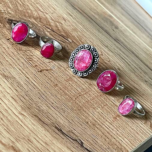 Vintage Ruby Silver Plated Ring / Postriebrený elegantný prsteň s rubínom E049