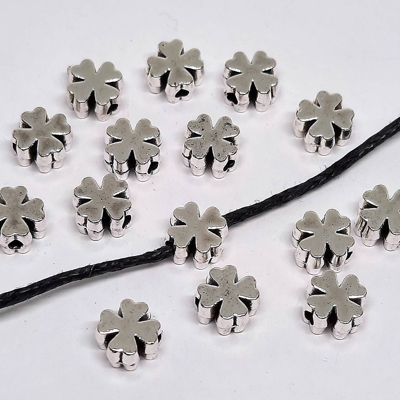 Kovové korálky -1ks (štvorlístok 6mm)