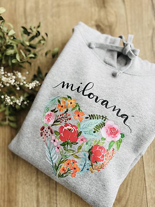 Mikiny - Dámska mikina s kapucňou "Milovaná" - 17411509_