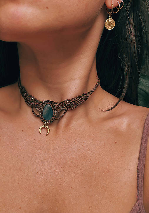Náhrdelníky - Micro macramé choker s korálkou - 17410910_