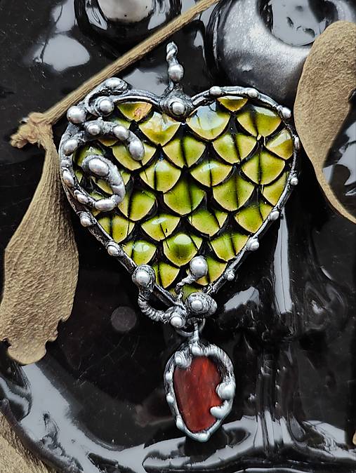 Náhrdelníky - Dragon's Heart / Srdce Draka - 17411802_
