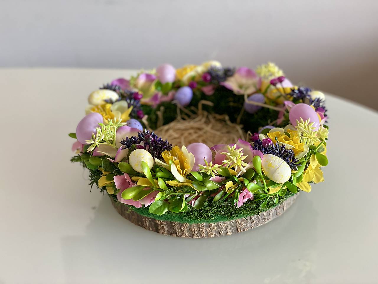 Veniec na stôl Veľkonočná dekorácia na stôl aj pre uloženie vlastných veľkonočných kraslíc VD6