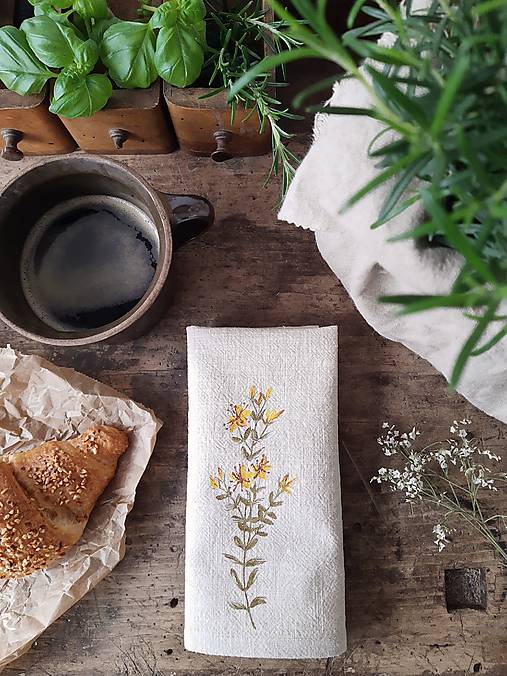 Úžitkový textil - Ľanové prestieranie - lúčne kvety (ľubovník bodkovaný) - 17423185_