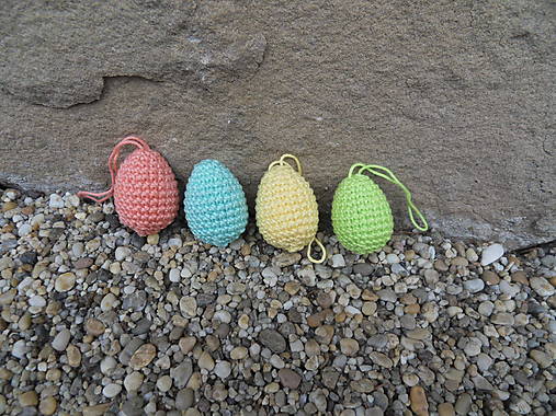 Dekorácie - Sada 4 malých háčkovaných vajíčok - 4 rôzne farby - 17425553_