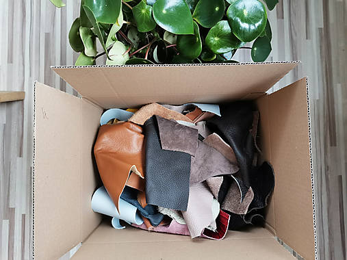 Iný materiál - Kožené zbytky odrezky 4 - 17433938_