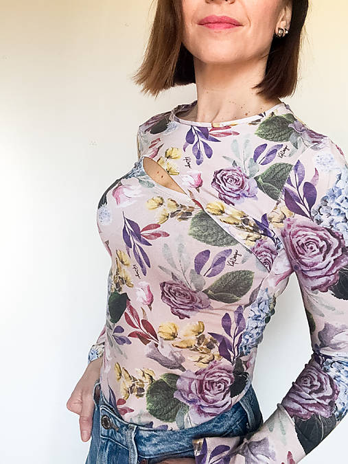 Dámske tričko s originálnou potlačou Bloom