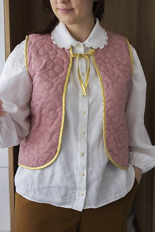 Vesty - Prešívaná vesta Kvietok - 17431867_