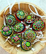 Dekorácie - Čierno-farebné madeirové kraslice na zavesenie - 17432534_