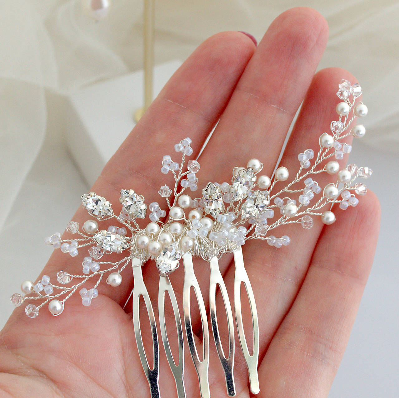 Jemný perlovo - krištálikový hrebienok (Jemný perlovo - krištálikový hrebienok (Swarovski perly))