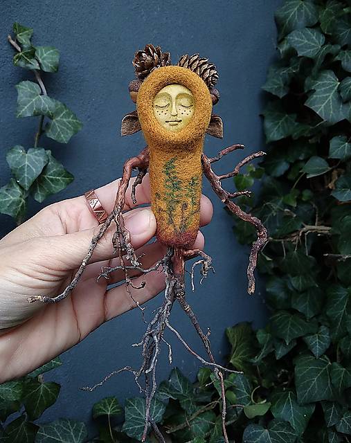 Dekorácie - Amulet, ochranca...lesný priatel' - 17436187_