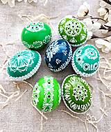 Dekorácie - Madeirové kraslice v zelených tónoch do košíka - 17437831_