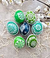 Dekorácie - Madeirové kraslice v zelených tónoch do košíka - 17437833_