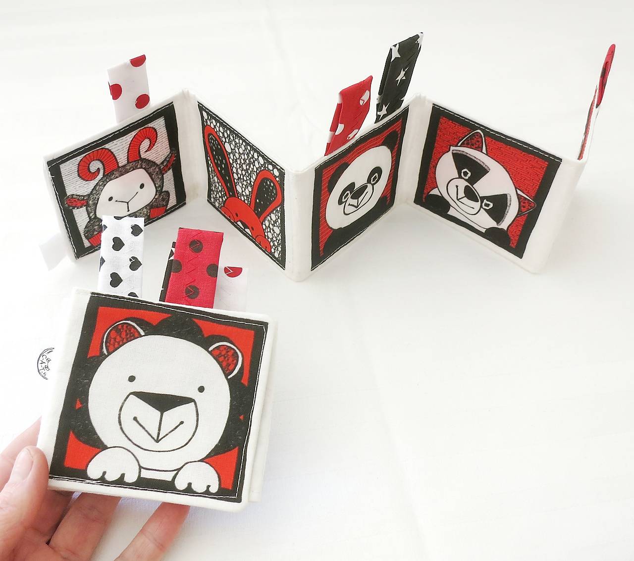 Textilná knižočka (Kontrastné zvieratká  - MINI - verzia 1)