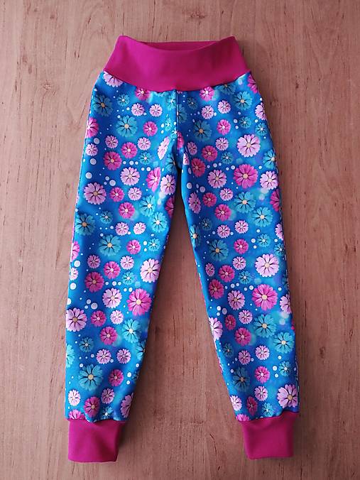 Detské oblečenie - Softshellky kvetiny na tyrkysové  - 17440220_