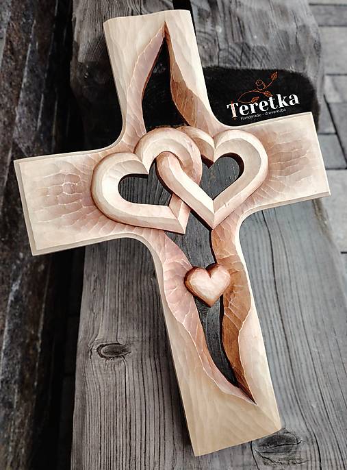 Dekorácie - Ručná drevorezba 45cm krížik, symbol rodiny - 17445125_