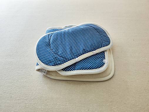 Detský textil - VLNIENKA Podložka do autosedačky AXKID Movekid Tar 100% MERINO proti poteniu a prehriatiu a prechladnutiu Bodky modré - 17451944_