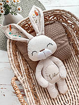 Hračky - Zajačik vyšívané lúčne kvety - 17451671_