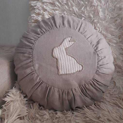 Úžitkový textil - Dekoračný vankúš okrúhly  (Natural - zajac) - 17452242_