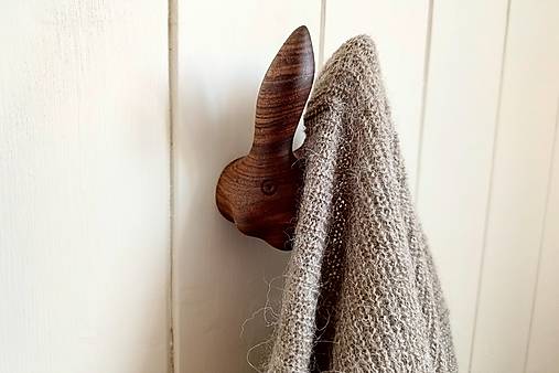 Nástenný vešiak ZAJKO