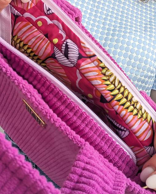 Menčestrová kabelka  L I N A - cyklamenová