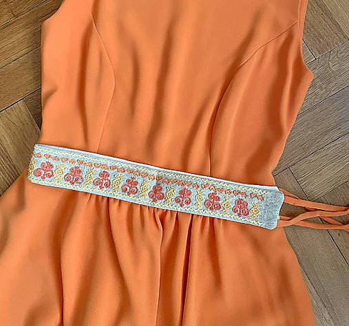 Opasky - Ručne vyšívaný opasok inšpirovaný slovenskou ľudovou výšivkou (Severné Slovensko - Čičmany) - 17451074_