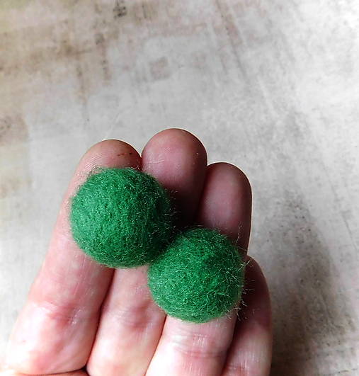 Náušnice - plstené retro napichovačky zelené - 17458815_