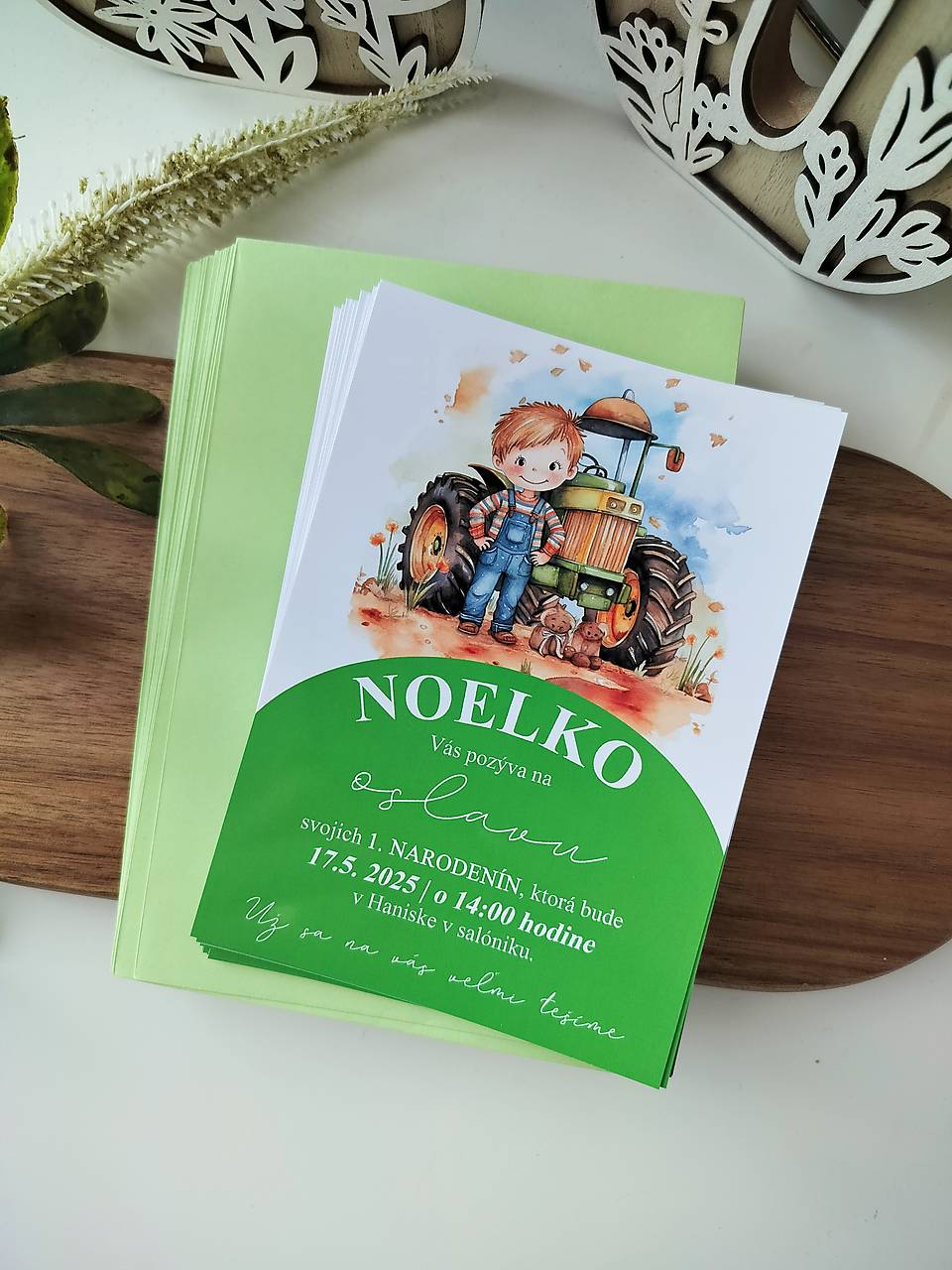 Pozvánka na narodeniny s traktorom  (farmárik zelené pole)