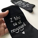 Ponožky, pančuchy, obuv - Maľované ponožky k výročiu/svadbe “z toho už nevyzuješ / (Najlepší manžel na svete od …”(čierne)) - 17462574_