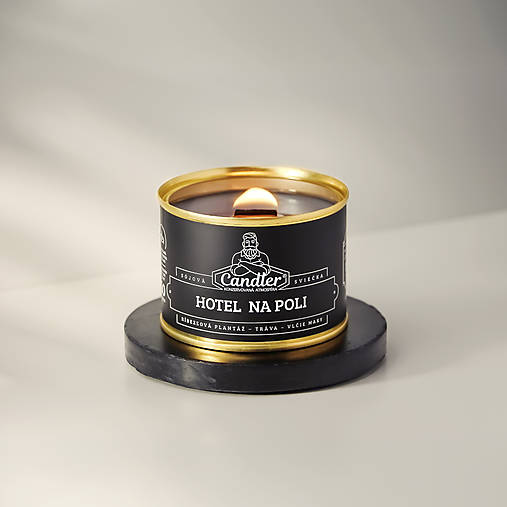 Hotel na poli