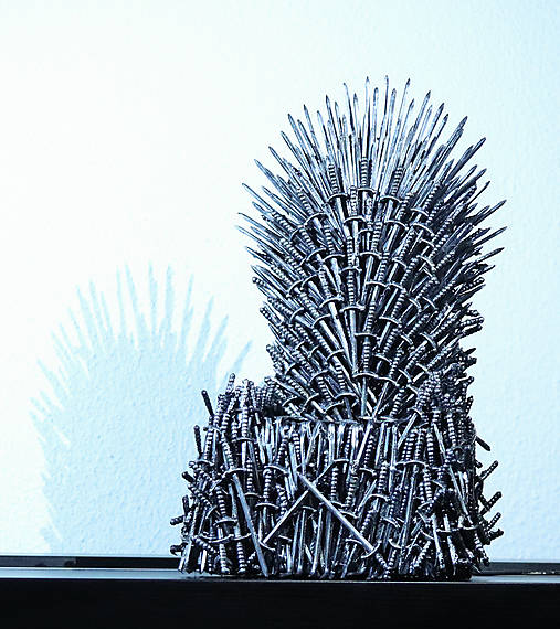 Dekorácie - Ručne robený Železný Trón  - 17467621_