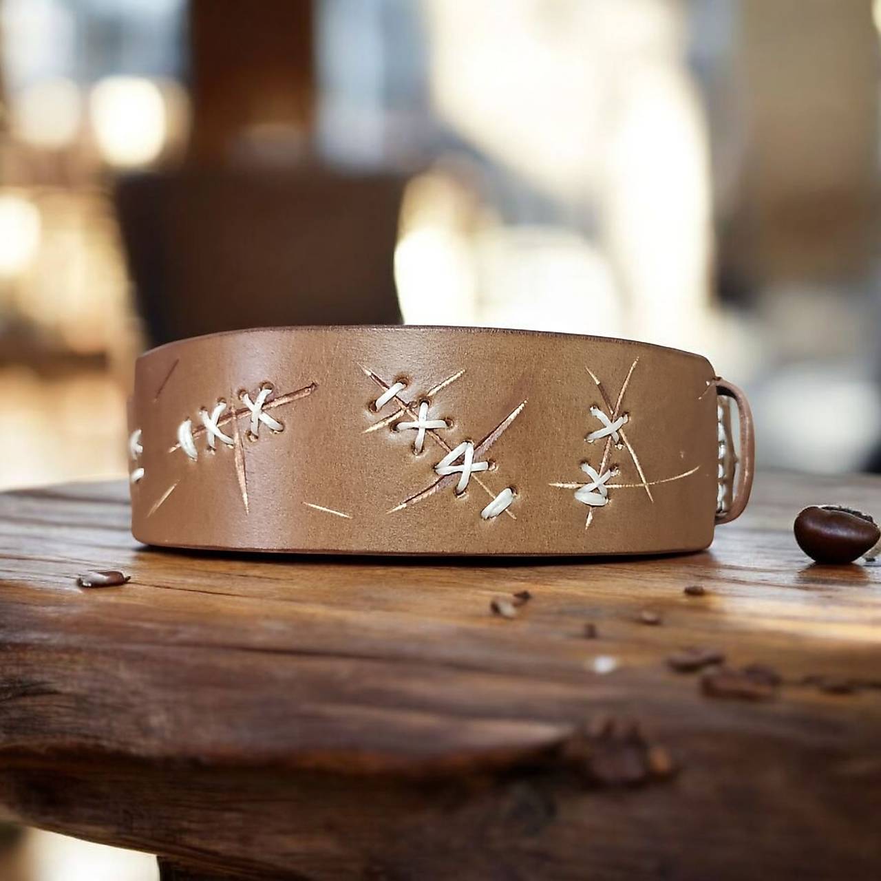 Ručne šitý kožený náramok 