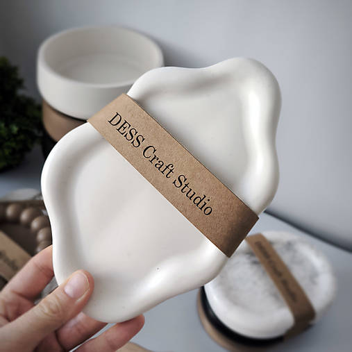 Nádoby - Dekoračný podnos Small Cloud – ručne vyrobený kúsok pre každý interiér (1 – Mliečna biela) - 17475053_