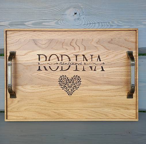 Príbory, varešky, pomôcky - Drevený podnos so srdiečkom - 17476318_