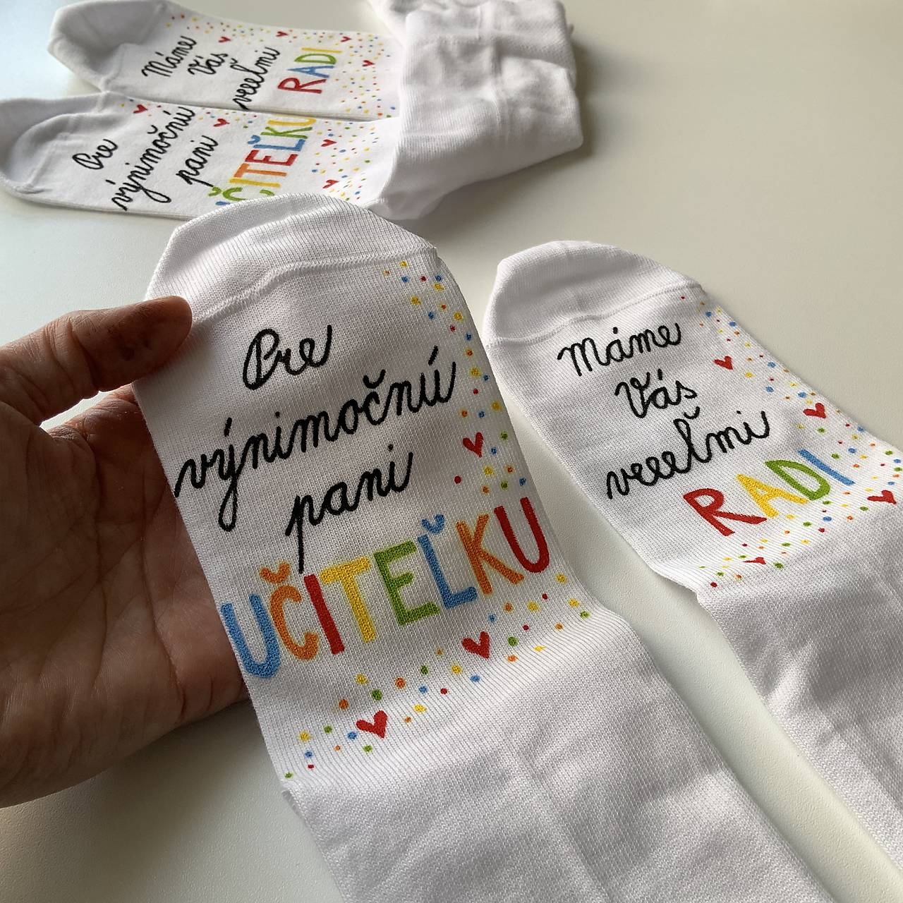 Maľované ponožky pre PANI UČITEĽKU s veľkým ❤️ (Výnimočnú)