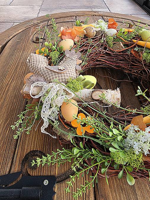 Dekorácie - Veniec - jarná sviežosť - 17479699_