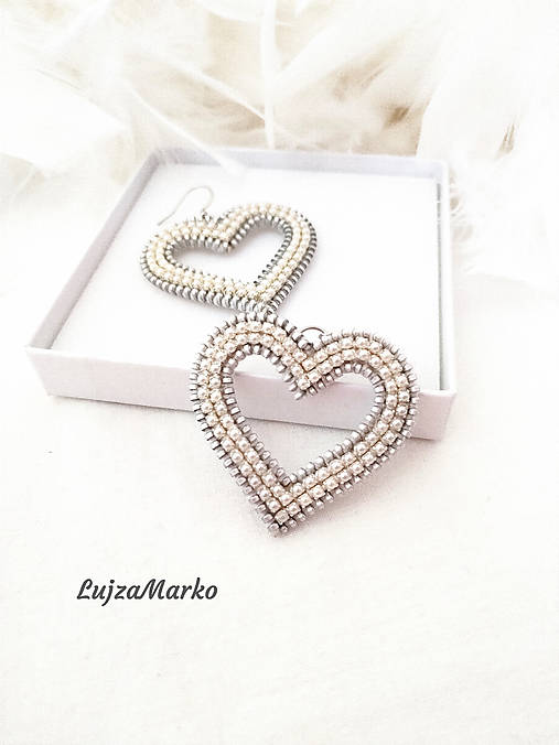 Náušnice - Biele srdiečka.  - 17481649_