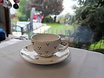 Nádoby - Kapučíno šálka s podšálkou (biela trojbodková) - 17482741_