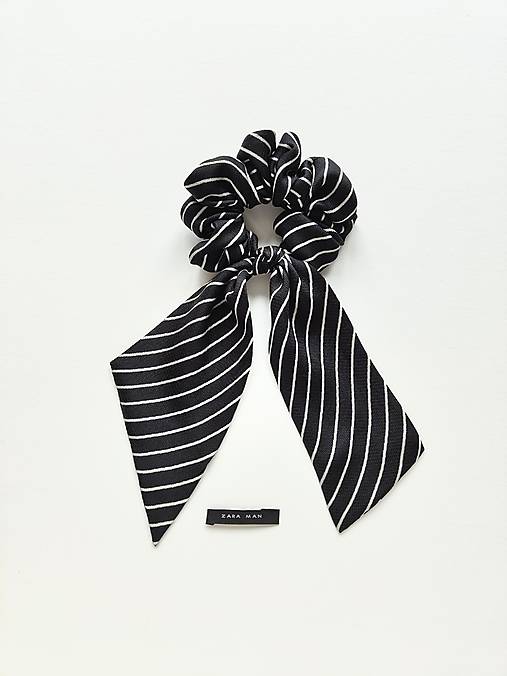 Maxi scrunchie hodvábna (Čierno-biela pásikatá)